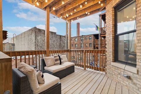 Tiny photo for 807 W Bradley Place #2, Chicago, IL 60613 (MLS # 12531465)