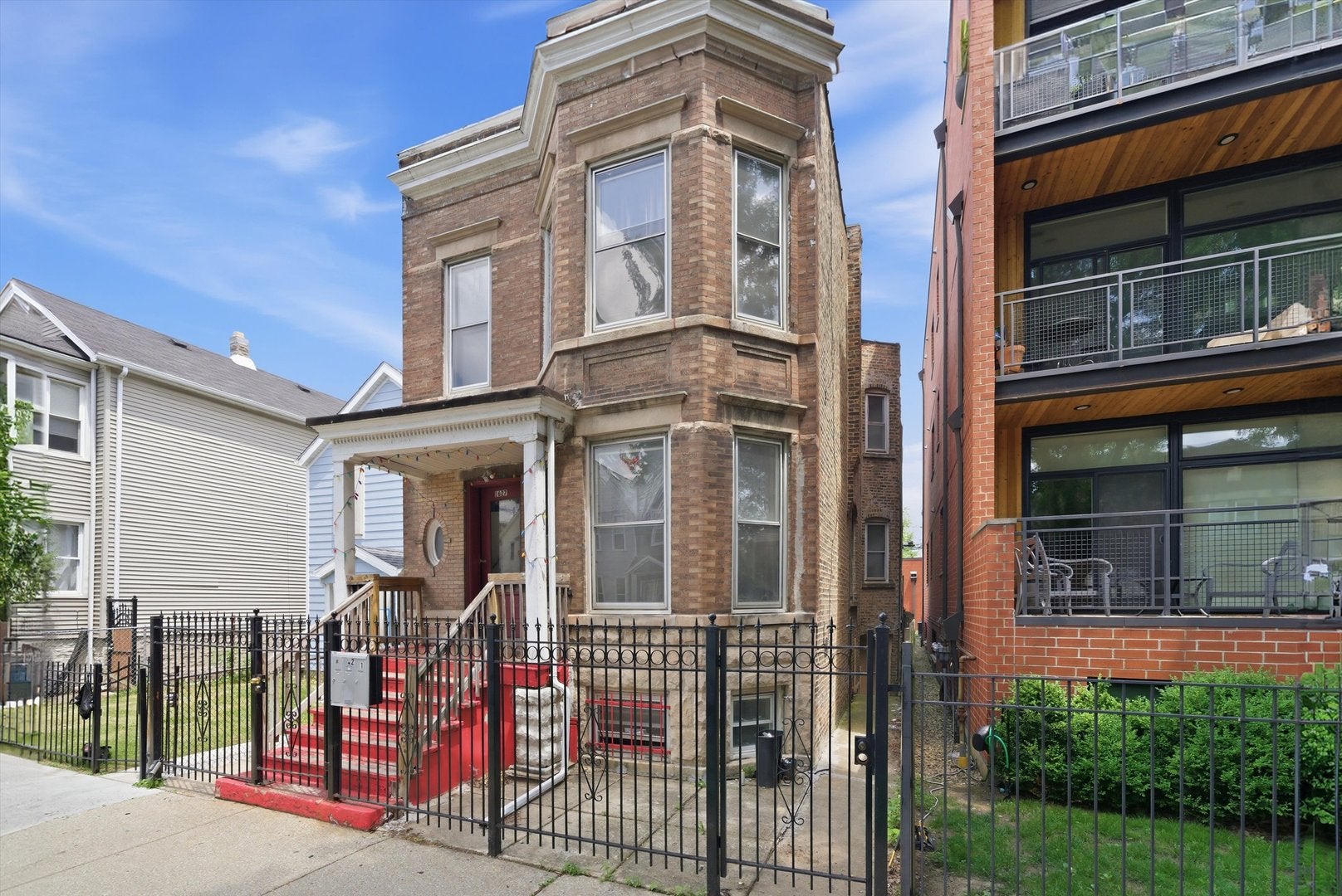 1627 N Washtenaw Avenue
