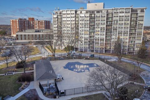 Tiny photo for 8809 Golf Road #8J, Niles, IL 60714 (MLS # 12528943)