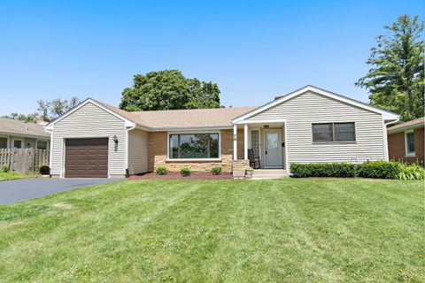 Photo of 48 Park Avenue, Cary, IL 60013 (MLS # 12686446)