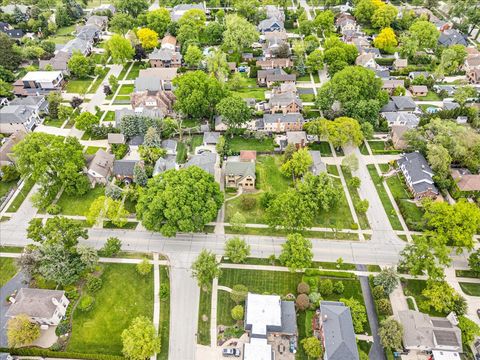 Tiny photo for 219 E Saint Charles Road, Elmhurst, IL 60126 (MLS # 12517114)