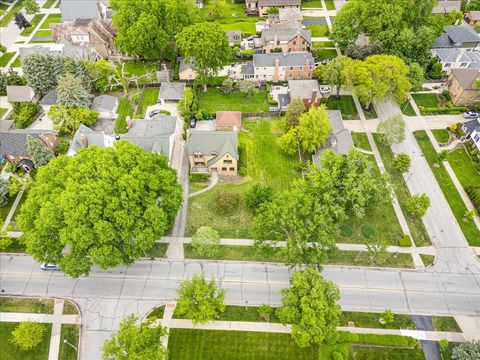 Tiny photo for 219 E Saint Charles Road, Elmhurst, IL 60126 (MLS # 12517114)