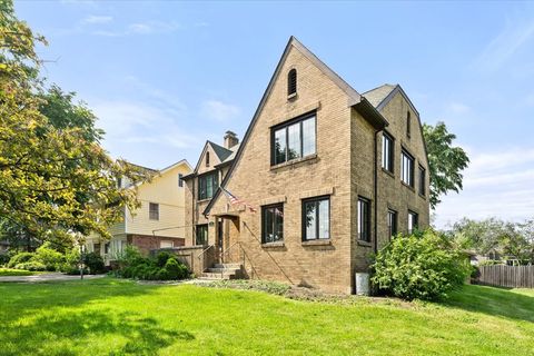 Tiny photo for 219 E Saint Charles Road, Elmhurst, IL 60126 (MLS # 12517114)