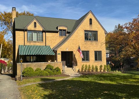 219 E Saint Charles Road Elmhurst IL 60126