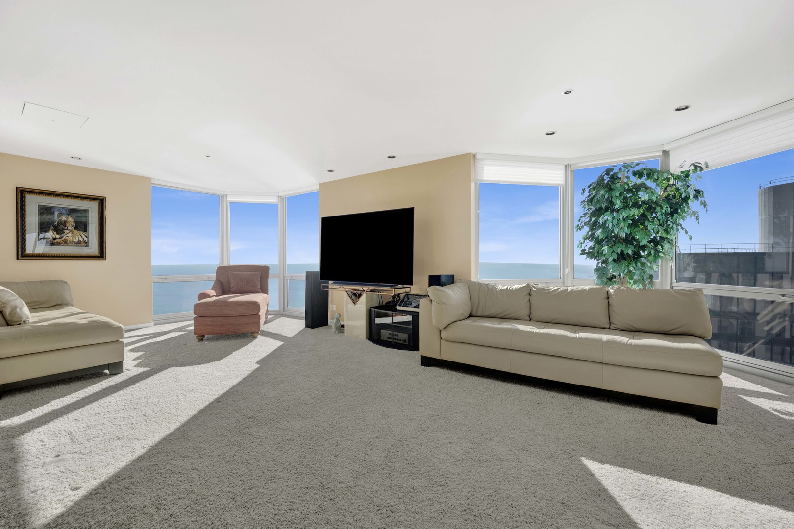 195 N Harbor Drive 5502