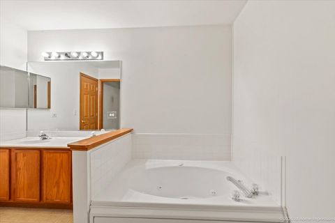 Tiny photo for 119 Enclave Circle, Bolingbrook, IL 60440 (MLS # 12669892)