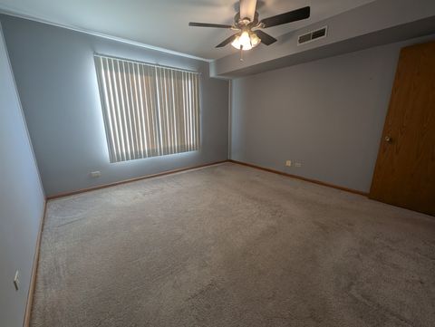 Tiny photo for 4913 W Oakwood Drive #B, McHenry, IL 60050 (MLS # 12482634)