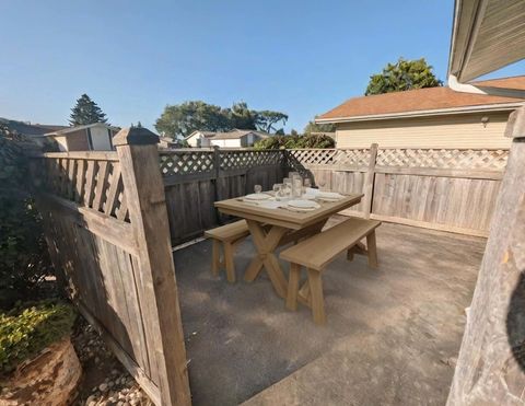 Tiny photo for 4913 W Oakwood Drive #B, McHenry, IL 60050 (MLS # 12482634)