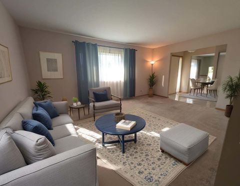 Tiny photo for 4913 W Oakwood Drive #B, McHenry, IL 60050 (MLS # 12482634)