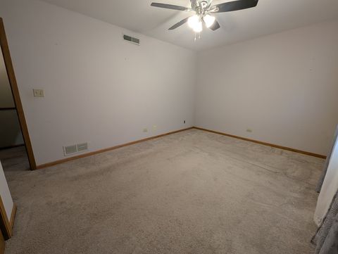 Tiny photo for 4913 W Oakwood Drive #B, McHenry, IL 60050 (MLS # 12482634)