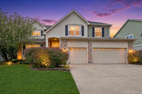Photo of 2304 Sarazen Drive, Vernon Hills, IL 60061 (MLS # 12639418)