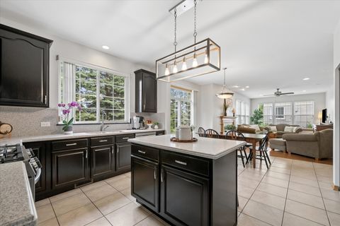Tiny photo for 2304 Sarazen Drive, Vernon Hills, IL 60061 (MLS # 12639418)