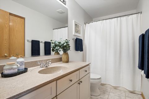 Tiny photo for 2304 Sarazen Drive, Vernon Hills, IL 60061 (MLS # 12639418)