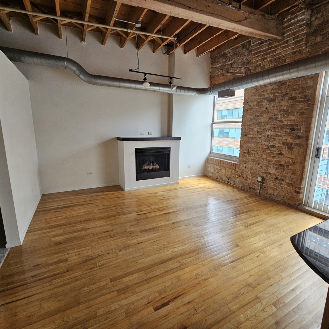 420 S CLINTON Street 607