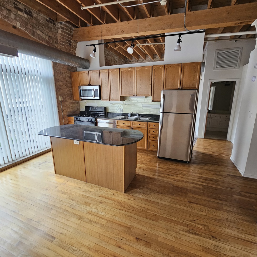420 S CLINTON Street 607