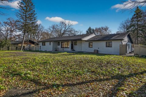 Tiny photo for 302 E Shady Drive, Palatine, IL 60067 (MLS # 12523904)