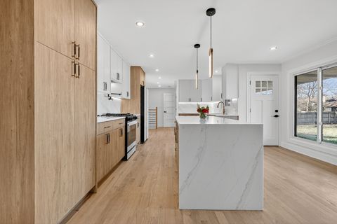 Tiny photo for 302 E Shady Drive, Palatine, IL 60067 (MLS # 12523904)