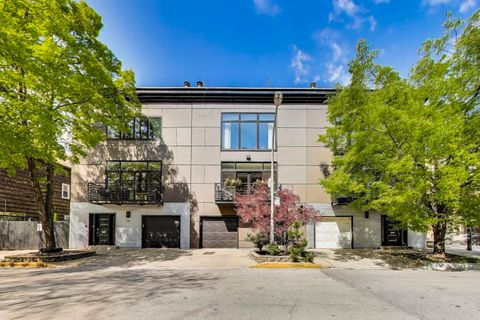 3152 N CLIFTON Avenue Chicago IL 60657