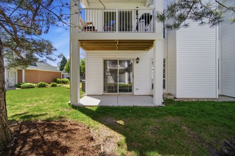 Tiny photo for 109 Meadowbrook Lane #44A, Lake Bluff, IL 60044 (MLS # 12645665)