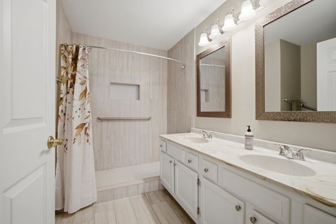 Tiny photo for 109 Meadowbrook Lane #44A, Lake Bluff, IL 60044 (MLS # 12645665)