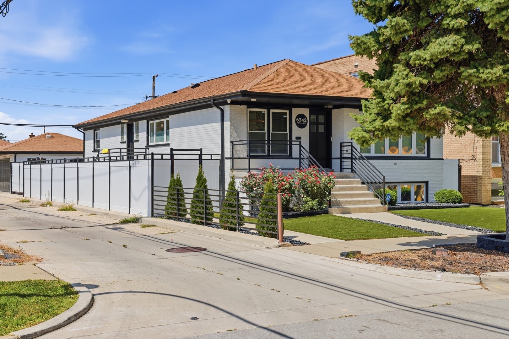 6242 S Mulligan Avenue