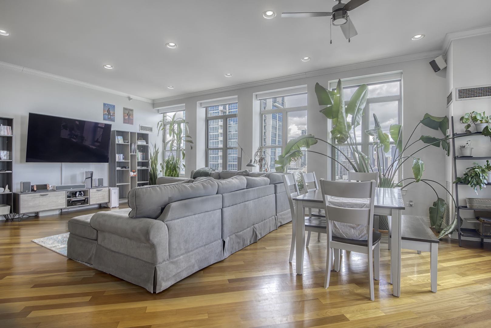 1717 S Prairie Avenue 2301