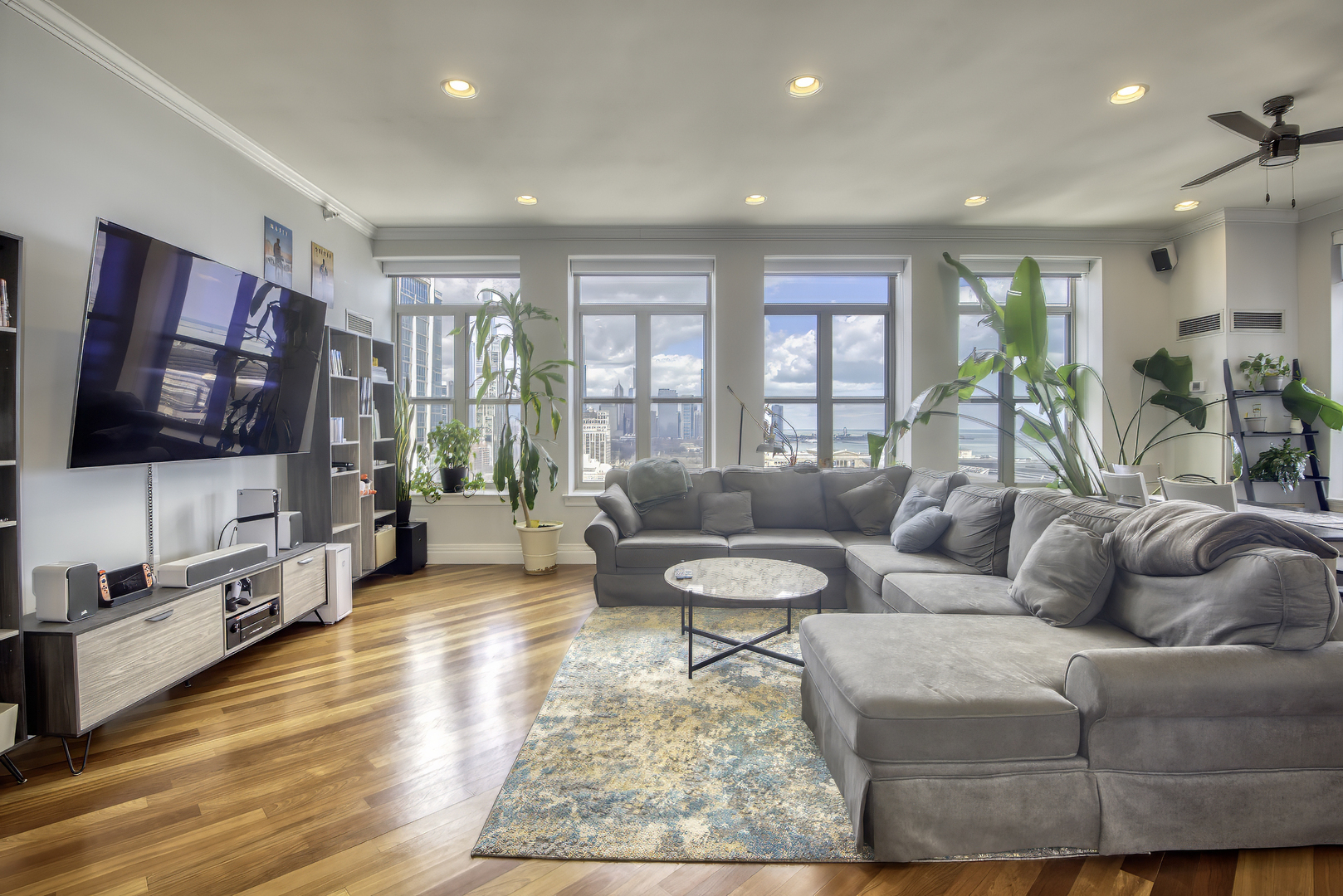 1717 S Prairie Avenue 2301