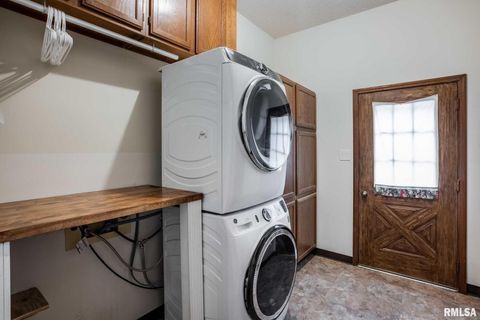 Tiny photo for 202 Dinah Lane, Marion, IL 62959 (MLS # QC4269361)