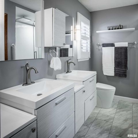 Tiny photo for 202 Dinah Lane, Marion, IL 62959 (MLS # QC4269361)