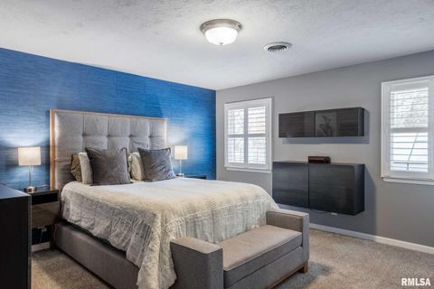 Tiny photo for 202 Dinah Lane, Marion, IL 62959 (MLS # QC4269361)