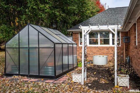 Tiny photo for 202 Dinah Lane, Marion, IL 62959 (MLS # QC4269361)