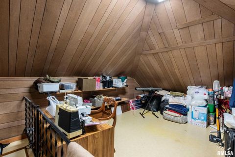 Tiny photo for 202 Dinah Lane, Marion, IL 62959 (MLS # QC4269361)