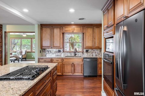 Tiny photo for 202 Dinah Lane, Marion, IL 62959 (MLS # QC4269361)