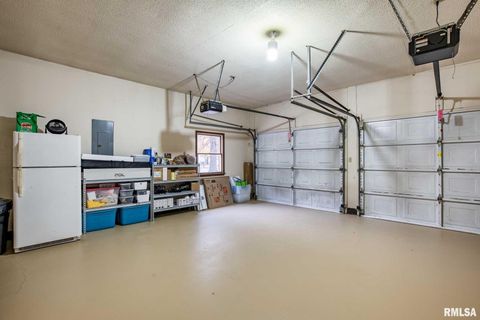 Tiny photo for 202 Dinah Lane, Marion, IL 62959 (MLS # QC4269361)