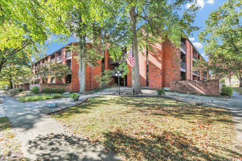 Photo of 107 N Elm Street #108, Champaign, IL 61820 (MLS # 12501321)