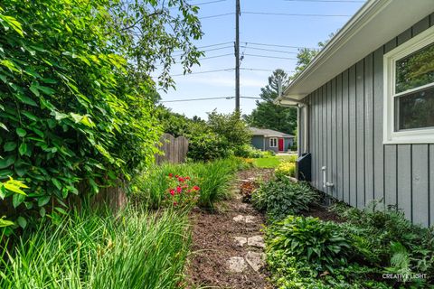 Tiny photo for 707 Maple Lane, Batavia, IL 60510 (MLS # 12686291)