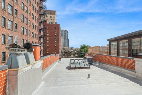 Tiny photo for 317 W WEBSTER Avenue #2, Chicago, IL 60614 (MLS # 12682174)