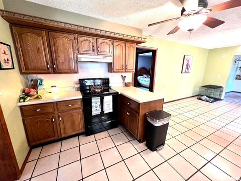 Tiny photo for 404 OAK Street, Anna, IL 62906 (MLS # QC4267597)