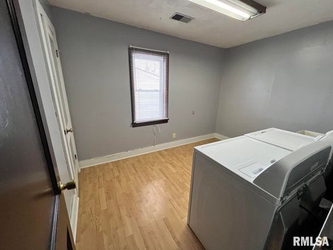 Tiny photo for 404 OAK Street, Anna, IL 62906 (MLS # QC4267597)