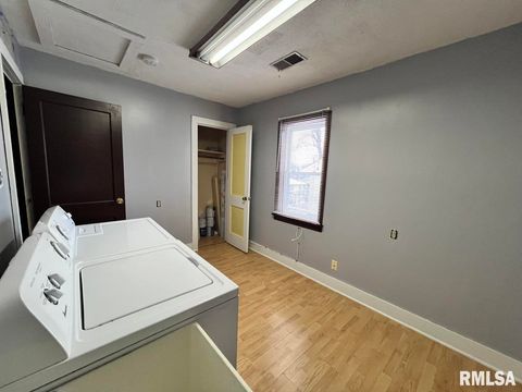 Tiny photo for 404 OAK Street, Anna, IL 62906 (MLS # QC4267597)