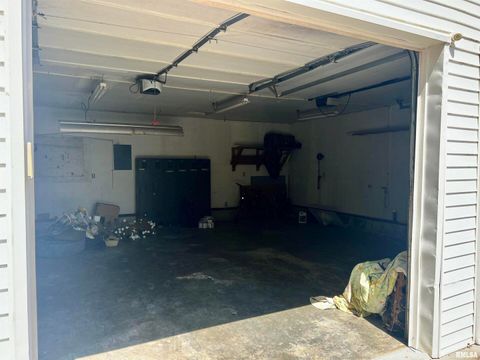 Tiny photo for 404 OAK Street, Anna, IL 62906 (MLS # QC4267597)