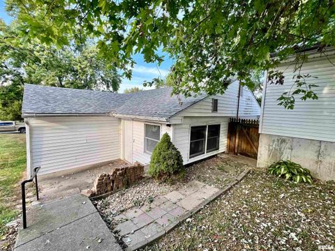 Tiny photo for 404 OAK Street, Anna, IL 62906 (MLS # QC4267597)