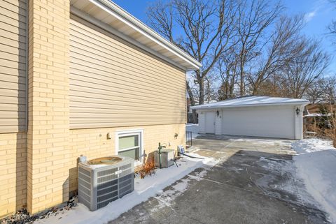 Tiny photo for 9313 S 82nd Court, Hickory Hills, IL 60457 (MLS # 12554404)