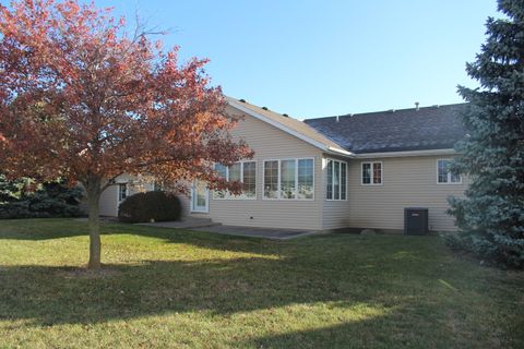 Tiny photo for 3 Delmar Drive, Clinton, IL 61727 (MLS # 12508806)