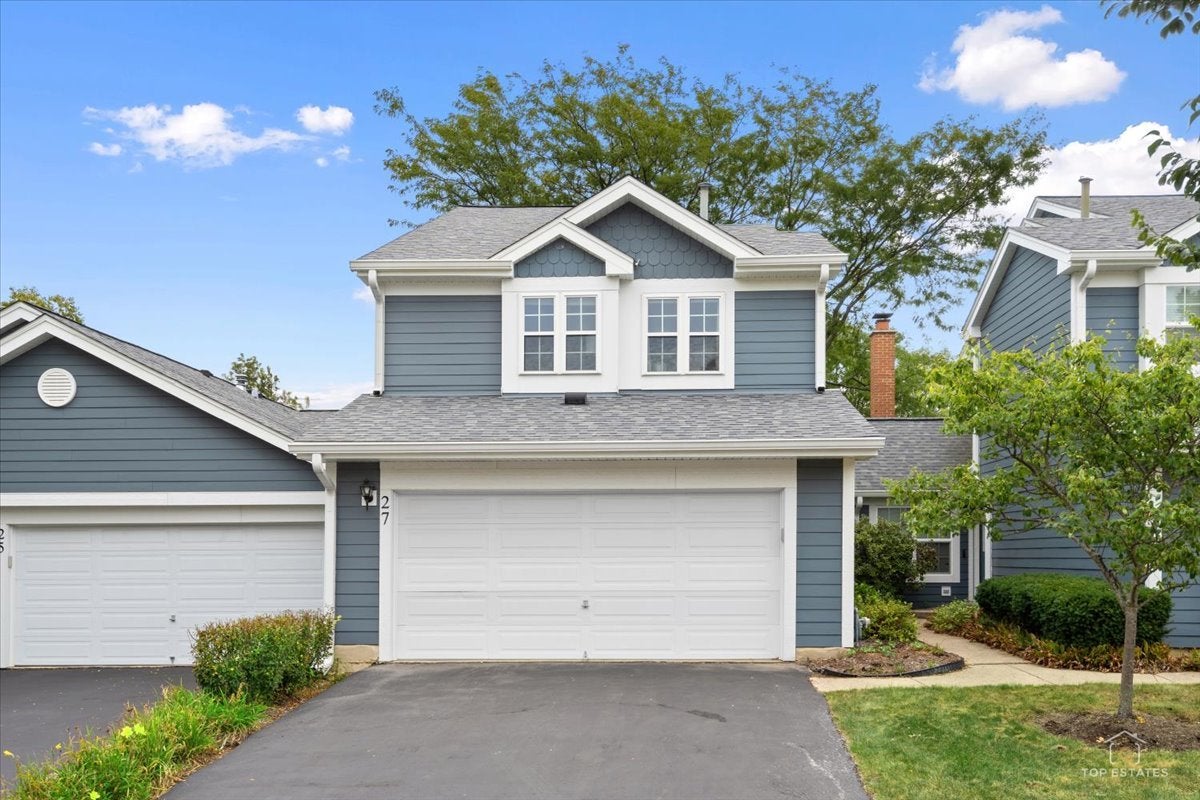 27 SARAHS GROVE Lane