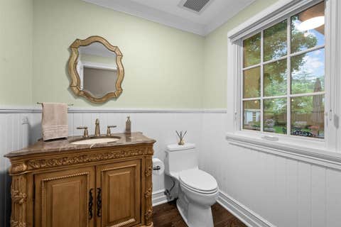 Tiny photo for 644 Beaver Road, Glenview, IL 60025 (MLS # 12711982)