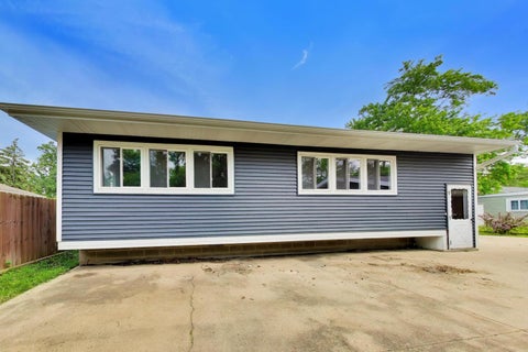 Tiny photo for 714 W Memorial Road, Bensenville, IL 60106 (MLS # 12657910)