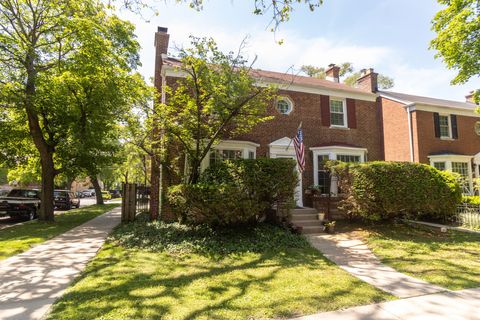 Photo of 2701 W Fitch Avenue, Chicago, IL 60645 (MLS # 12652613)