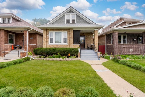 Photo of 1533 N Menard Avenue, Chicago, IL 60651 (MLS # 12727972)