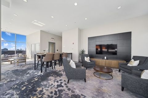 Tiny photo for 600 N LAKE SHORE Drive #1010, Chicago, IL 60611 (MLS # 12561810)